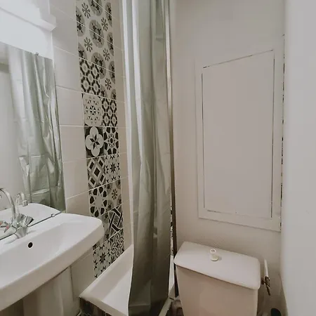 For 2 Guests, Les Duex Alpes Apartment *