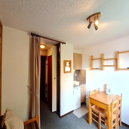 For 2 Guests, Les Duex Alpes Apartment